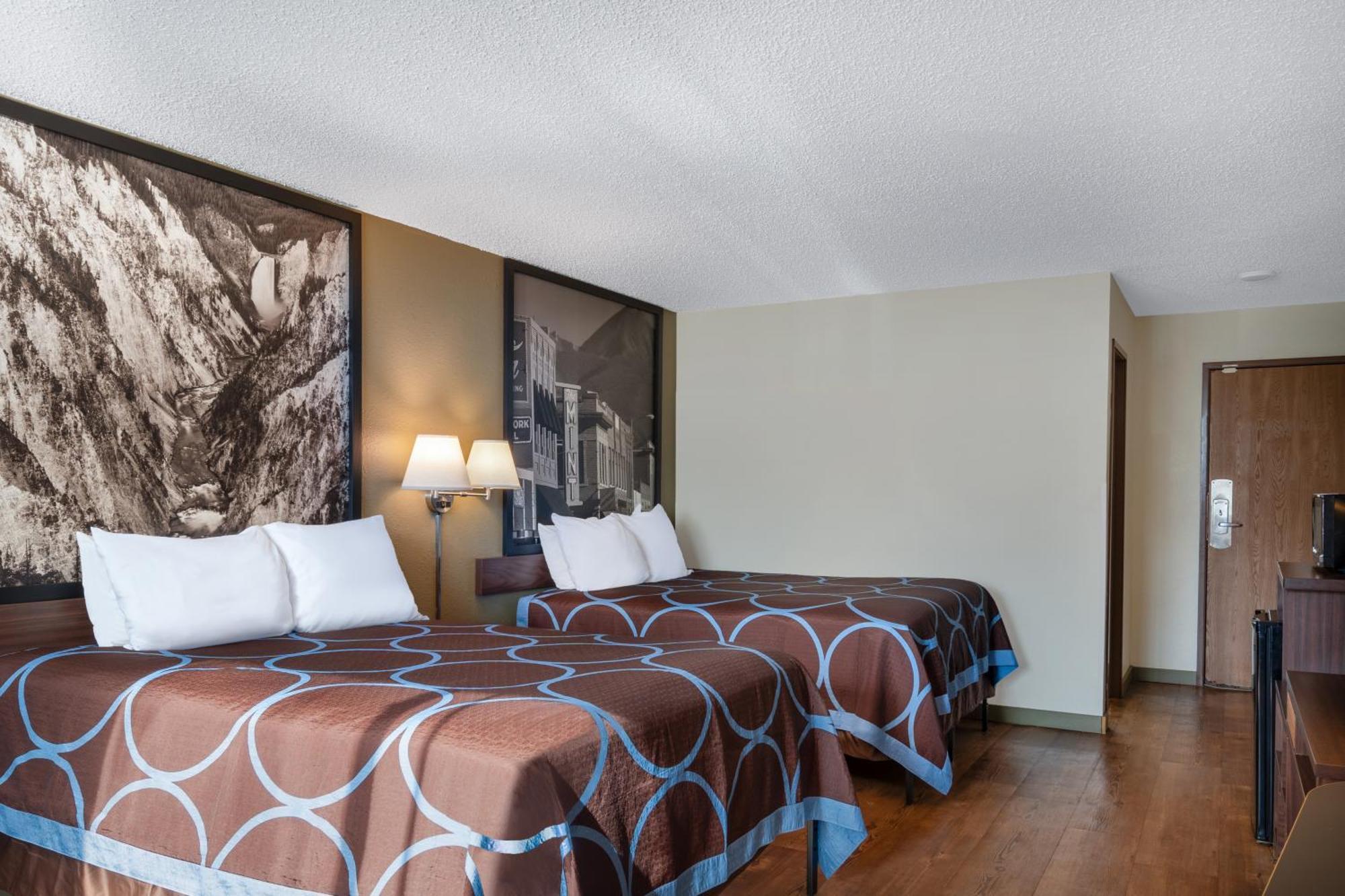 Super 8 By Wyndham Livingston Yellowstone Zewnętrze zdjęcie