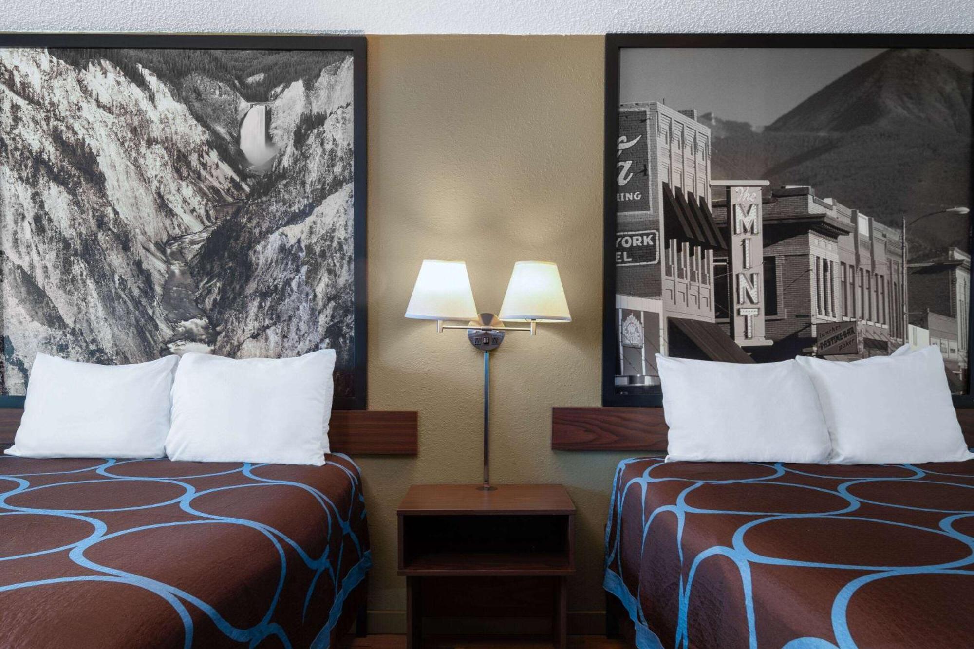 Super 8 By Wyndham Livingston Yellowstone Zewnętrze zdjęcie