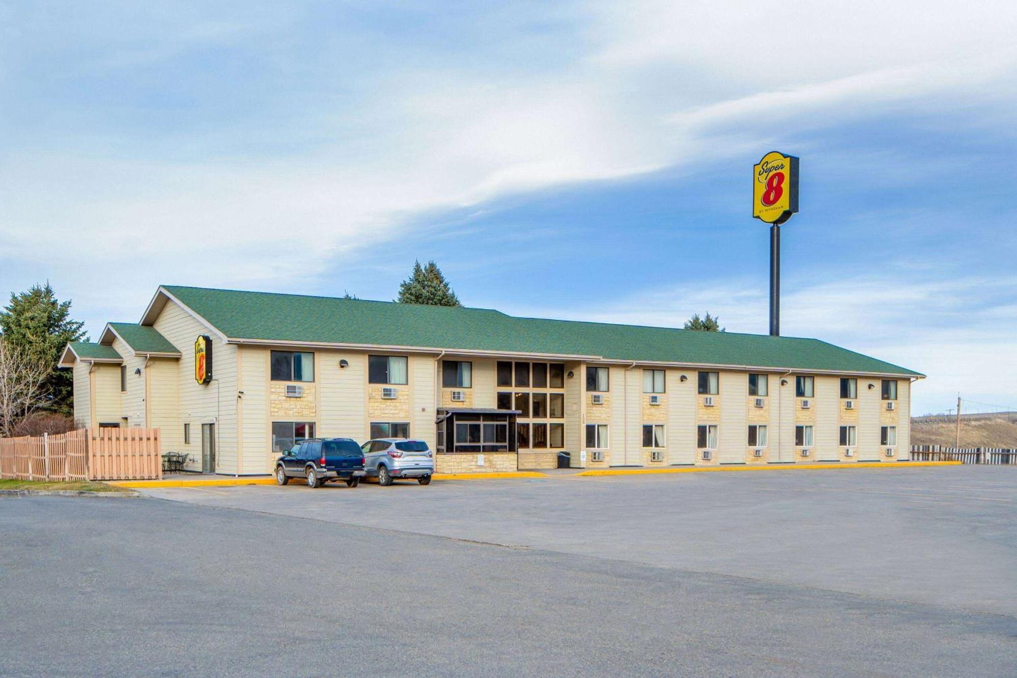 Super 8 By Wyndham Livingston Yellowstone Zewnętrze zdjęcie